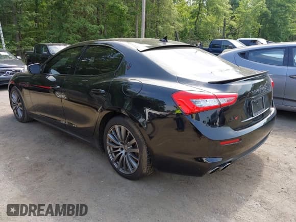 ✅ 2018 Maserati Ghibli S Q4 • VIN: ZAM57YTAXJ1286287 • Lot: 42246196. Wystawiony na IAAI z przebiegiem 71 471 mil. Bezpłatny archiwum sprzedaży aukcyjnych z USA i szczegółowy raport historii pojazdu na DreamBid. Zdjęcie 3.