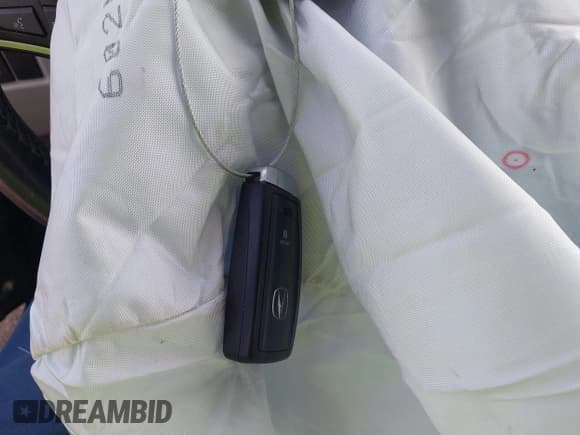 ✅ 2016 Acura MDX Technology • VIN: 5FRYD3H45GB006645 • Лот: 42971242. Опубликован ранее на IAAI с пробегом 197 905 миль. Бесплатный доступ к архиву аукционных продаж из США и подробный отчёт об истории автомобиля на DreamBid. Изображение 11.