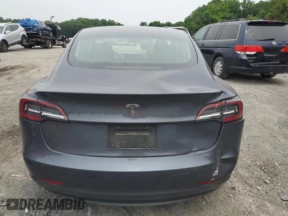 ✅ 2023 Tesla Model 3 • VIN: 5YJ3E1EA4PF465172 • Lot: 60307555. Wystawiony na Copart z przebiegiem 37 184 mil. Bezpłatny archiwum sprzedaży aukcyjnych z USA i szczegółowy raport historii pojazdu na DreamBid. Zdjęcie 6.