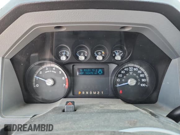 ✅ 2015 Ford F-250 XLT • VIN: 1FTBF2B63FEC74941 • Lot: 59728715. Wystawiony na Copart z przebiegiem 103 478 mil. Bezpłatny archiwum sprzedaży aukcyjnych z USA i szczegółowy raport historii pojazdu na DreamBid. Zdjęcie 9.