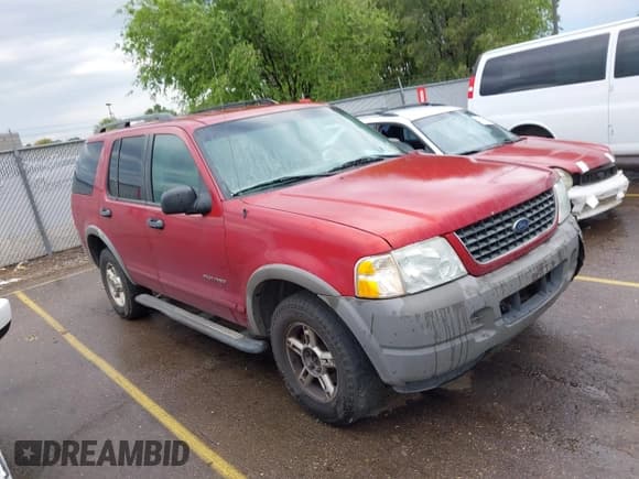 ✅ 2002 Ford Explorer XLS • VIN: 1FMZU72K92ZC87108 • Lot: 42467317. Listed on IAAI with 267,301 mi. Free auction sales archive from the USA and detailed vehicle history report at DreamBid. Image 1.