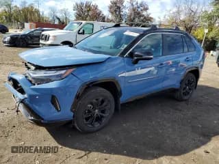 ✅ 2024 Toyota RAV4 Hybrid XSE • VIN: 2T3E6RFV7RW063374 • Lot: 90561545. Wystawiony na Copart z przebiegiem 11 486 mil. Bezpłatny archiwum sprzedaży aukcyjnych z USA i szczegółowy raport historii pojazdu na DreamBid. Zdjęcie 1.