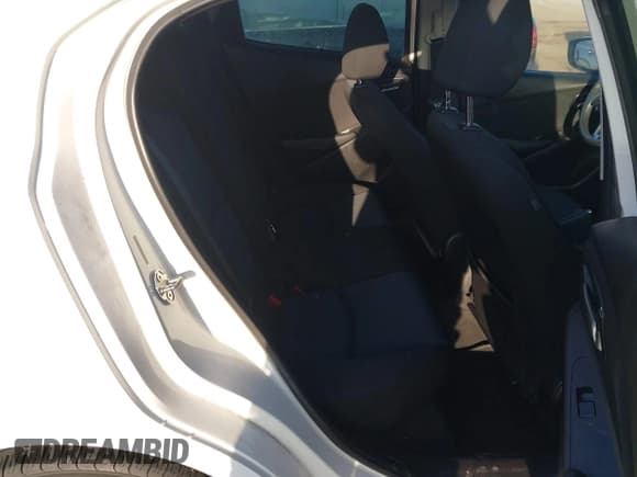 ✅ 2016 Scion iA • VIN: 3MYDLBZV7GY127767 • Лот: 43357664. Опубликован ранее на IAAI с пробегом 83 018 миль. Бесплатный доступ к архиву аукционных продаж из США и подробный отчёт об истории автомобиля на DreamBid. Изображение 8.