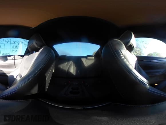 ✅ 2019 Infiniti Q60 Luxe • VIN: JN1EV7EL7KM291226 • Lot: 41466302. Wystawiony na IAAI z przebiegiem 47 142 mil. Bezpłatny archiwum sprzedaży aukcyjnych z USA i szczegółowy raport historii pojazdu na DreamBid. Zdjęcie 18.