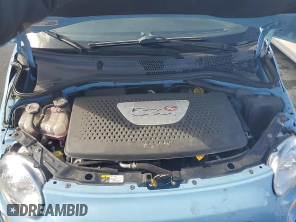 ✅ 2017 FIAT 500e • VIN: 3C3CFFGE8HT563364 • Lot: 45574865. Listed on Copart with 49,281 mi. Free auction sales archive from the USA and detailed vehicle history report at DreamBid. Image 11.