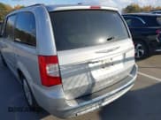 ✅ 2011 Chrysler Town & Country Touring • VIN: 2A4RR8DG5BR607811 • Lot: 43649745. Wystawiony na IAAI z przebiegiem 219 523 mil. Bezpłatny archiwum sprzedaży aukcyjnych z USA i szczegółowy raport historii pojazdu na DreamBid. Zdjęcie 16.