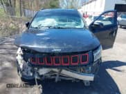 ✅ 2019 Jeep Compass Latitude • VIN: 3C4NJDBB2KT593620 • Lot: 42147809. Wystawiony na IAAI z przebiegiem 124 940 mil. Bezpłatny archiwum sprzedaży aukcyjnych z USA i szczegółowy raport historii pojazdu na DreamBid. Zdjęcie 6.