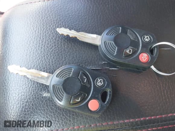 ✅ 2007 Ford Fusion SE • VIN: 3FAHP07Z07R235453 • Lot: 43558028. Wystawiony na IAAI z przebiegiem 269 666 mil. Bezpłatny archiwum sprzedaży aukcyjnych z USA i szczegółowy raport historii pojazdu na DreamBid. Zdjęcie 11.