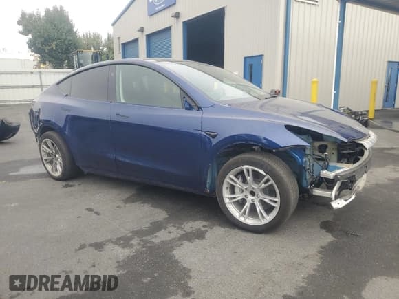 ✅ 2024 Tesla Model Y • VIN: 7SAYGDED0RF076563 • Lot: 91696905. Wystawiony na Copart z przebiegiem 17 692 mil. Bezpłatny archiwum sprzedaży aukcyjnych z USA i szczegółowy raport historii pojazdu na DreamBid. Zdjęcie 4.