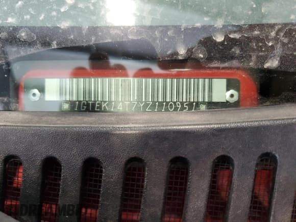 ✅ 2000 GMC Sierra 1500 SLE • VIN: 1GTEK14T7YZ110951 • Лот: 65396485. Опубликован ранее на Copart с пробегом 95 650 миль. Бесплатный доступ к архиву аукционных продаж из США и подробный отчёт об истории автомобиля на DreamBid. Изображение 12.