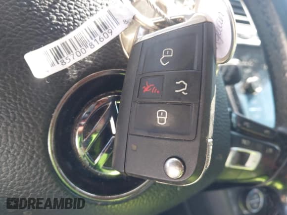 ✅ 2018 Volkswagen Tiguan SEL • VIN: 3VV3B7AX6JM001231 • Лот: 41781659. Опубликован ранее на IAAI с пробегом 137 930 миль. Бесплатный доступ к архиву аукционных продаж из США и подробный отчёт об истории автомобиля на DreamBid. Изображение 11.