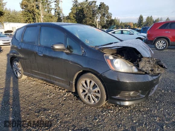 ✅ 2013 Honda Fit Sport • VIN: JHMGE8H5XDC031595 • Lot: 86886015. Listed on Copart with 56,275 mi. Free auction sales archive from the USA and detailed vehicle history report at DreamBid. Image 4.