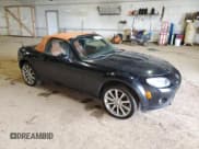 ✅ 2006 Mazda MX-5 Miata Touring • VIN: JM1NC25F760104855 • Lot: 52715275. Wystawiony na Copart z przebiegiem 171 307 mil. Bezpłatny archiwum sprzedaży aukcyjnych z USA i szczegółowy raport historii pojazdu na DreamBid. Zdjęcie 4.