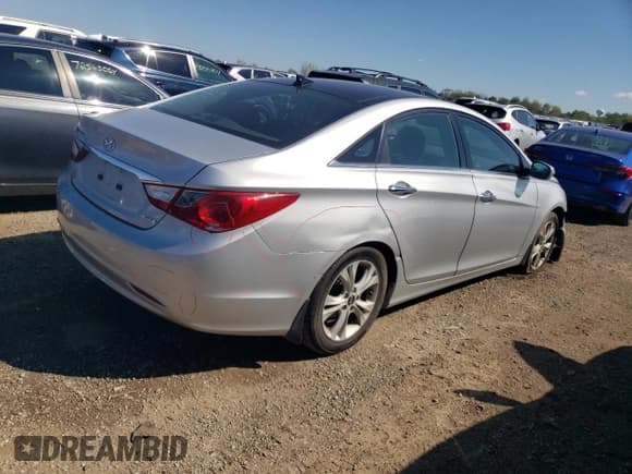 ✅ 2012 Hyundai Sonata SE • VIN: 5NPEC4AC2CH435199 • Lot: 72853584. Listed on Copart with 118,120 mi. Free auction sales archive from the USA and detailed vehicle history report at DreamBid. Image 3.