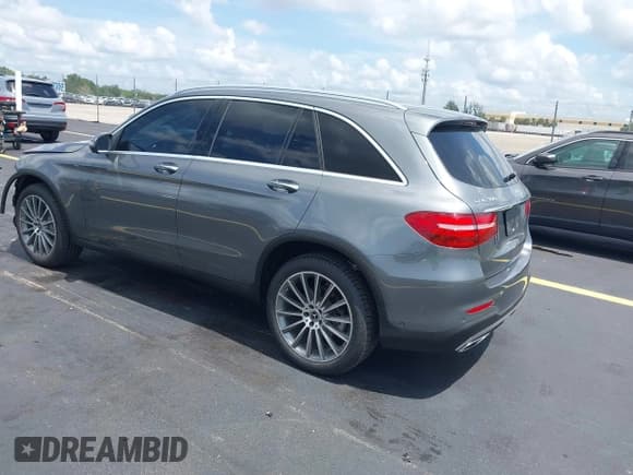 ✅ 2019 Mercedes-Benz GLC 300 • VIN: WDC0G4JB6K1000255 • Lot: 42394259. Listed on IAAI with 68,943 mi. Free auction sales archive from the USA and detailed vehicle history report at DreamBid. Image 3.