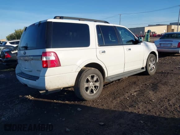 ✅ 2017 Ford Expedition XLT • VIN: 1FMJU1JT4HEA84244 • Лот: 43424506. Опубликован ранее на IAAI с пробегом 197 957 миль. Бесплатный доступ к архиву аукционных продаж из США и подробный отчёт об истории автомобиля на DreamBid. Изображение 4.