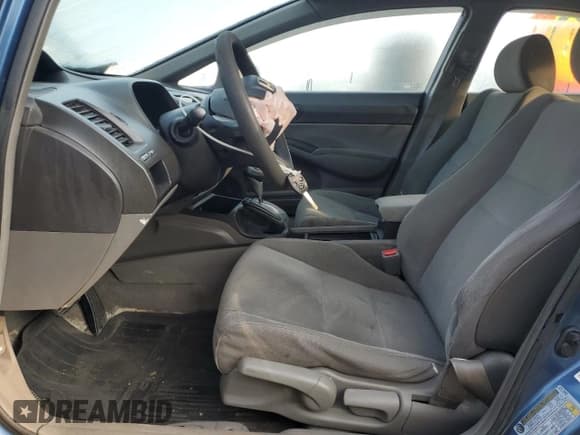 ✅ 2010 Honda Civic DX-G • VIN: 2HGFA1F44AH013047 • Lot: 71053435. Wystawiony na Copart z przebiegiem 264 581 mil. Bezpłatny archiwum sprzedaży aukcyjnych z USA i szczegółowy raport historii pojazdu na DreamBid. Zdjęcie 7.