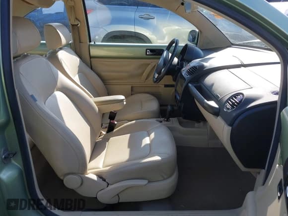 ✅ 2009 Volkswagen Beetle S • VIN: 3VWPW31C79M501580 • Lot: 43707256. Wystawiony na IAAI z przebiegiem 106 447 mil. Bezpłatny archiwum sprzedaży aukcyjnych z USA i szczegółowy raport historii pojazdu na DreamBid. Zdjęcie 5.