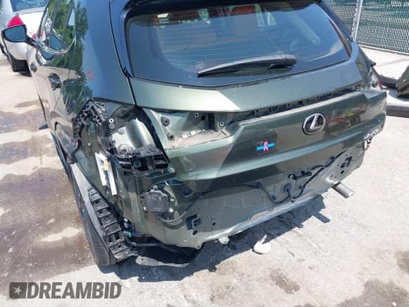 ✅ 2019 Lexus UX 200 • VIN: JTHY3JBH2K2008268 • Lot: 42777537. Wystawiony na IAAI z przebiegiem 53 089 mil. Bezpłatny archiwum sprzedaży aukcyjnych z USA i szczegółowy raport historii pojazdu na DreamBid. Zdjęcie 6.