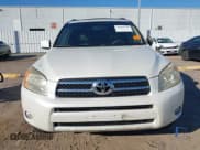 ✅ 2006 Toyota RAV4 Limited • VIN: JTMZD31VX65029623 • Lot: 43605918. Wystawiony na IAAI z przebiegiem 192 872 mil. Bezpłatny archiwum sprzedaży aukcyjnych z USA i szczegółowy raport historii pojazdu na DreamBid. Zdjęcie 12.