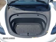 ✅ 2023 Tesla Model 3 • VIN: 5YJ3E1EA9PF499043 • Lot: 42996717. Wystawiony na IAAI z przebiegiem 19 981 mil. Bezpłatny archiwum sprzedaży aukcyjnych z USA i szczegółowy raport historii pojazdu na DreamBid. Zdjęcie 10.