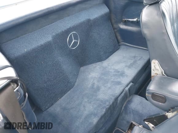 ✅ 1988 Mercedes-Benz 560 SL • VIN: WDBBA48D1JA081816 • Лот: 42384331. Опубликован ранее на IAAI с пробегом 89 586 миль. Бесплатный доступ к архиву аукционных продаж из США и подробный отчёт об истории автомобиля на DreamBid. Изображение 8.