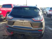 ✅ 2019 Jeep Cherokee Trailhawk • VIN: 1C4PJMBX8KD225064 • Лот: 43381368. Опубликован ранее на IAAI с пробегом 61 026 миль. Бесплатный доступ к архиву аукционных продаж из США и подробный отчёт об истории автомобиля на DreamBid. Изображение 17.