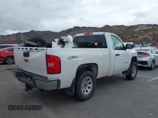 ✅ 2011 Chevrolet Silverado 1500 Work Truck • VIN: 1GCNKPEA8BZ277777 • Lot: 41569855. Wystawiony na IAAI z przebiegiem Nie podano. Bezpłatny archiwum sprzedaży aukcyjnych z USA i szczegółowy raport historii pojazdu na DreamBid. Zdjęcie 4.