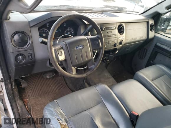 ✅ 2015 Ford F-350 XL • VIN: 1FTBF3B65FEB74202 • Lot: 84150464. Wystawiony na Copart z przebiegiem 202 213 mil. Bezpłatny archiwum sprzedaży aukcyjnych z USA i szczegółowy raport historii pojazdu na DreamBid. Zdjęcie 8.