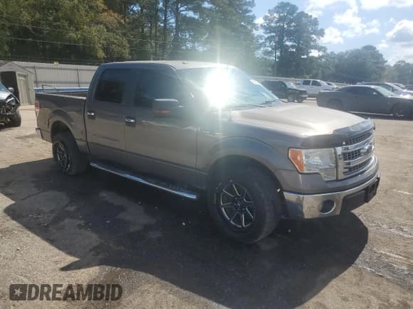 ✅ 2013 Ford F-150 XLT • VIN: 1FTFW1CF5DFD23171 • Лот: 86436435. Опубликован ранее на Copart с пробегом 190 351 миль. Бесплатный доступ к архиву аукционных продаж из США и подробный отчёт об истории автомобиля на DreamBid. Изображение 4.