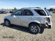 ✅ 2003 Kia Sorento LX • VIN: KNDJD733035175296 • Лот: 49673265. Опубликован ранее на Copart с пробегом 107 062 миль. Бесплатный доступ к архиву аукционных продаж из США и подробный отчёт об истории автомобиля на DreamBid. Изображение 2.