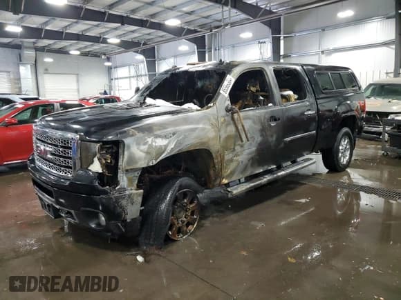✅ 2014 GMC Sierra 3500HD SRW Denali • VIN: 1GT426E83EF190507 • Лот: 85589364. Опубликован ранее на Copart с пробегом Не указан. Бесплатный доступ к архиву аукционных продаж из США и подробный отчёт об истории автомобиля на DreamBid. Изображение 1.