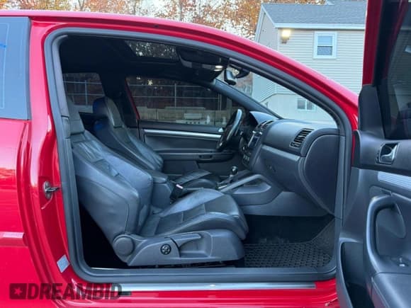 ✅ 2008 Volkswagen R32 • VIN: WVWKC71K38W205426 • Lot: 78275364. Listed on Copart with 73,397 mi. Free auction sales archive from the USA and detailed vehicle history report at DreamBid. Image 5.