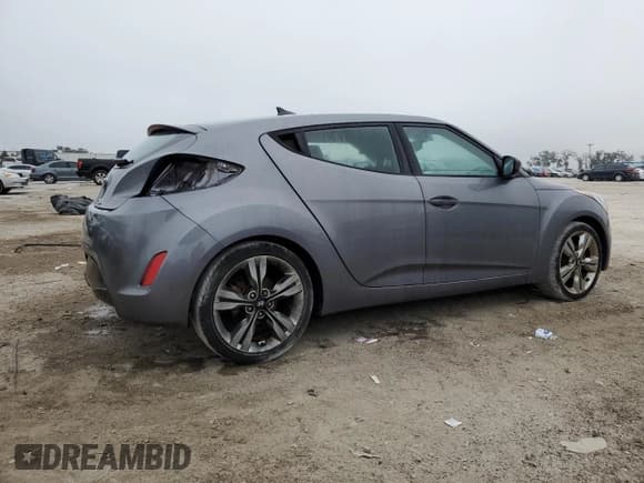 ✅ 2017 Hyundai Veloster • VIN: KMHTC6AD0HU321013 • Lot: 86071034. Wystawiony na Copart z przebiegiem 84 184 mil. Bezpłatny archiwum sprzedaży aukcyjnych z USA i szczegółowy raport historii pojazdu na DreamBid. Zdjęcie 3.