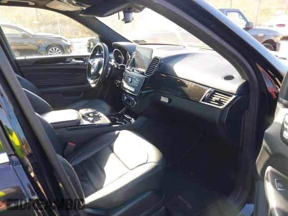 ✅ 2017 Mercedes-Benz GLE 350 • VIN: 4JGDA5HB5HA886481 • Lot: 43624238. Wystawiony na IAAI z przebiegiem 166 818 mil. Bezpłatny archiwum sprzedaży aukcyjnych z USA i szczegółowy raport historii pojazdu na DreamBid. Zdjęcie 5.