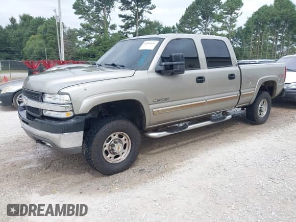 ✅ 2001 Chevrolet Silverado 2500HD LS • VIN: 1GCHK23U01F197127 • Лот: 42894034. Опубликован ранее на IAAI с пробегом 423 848 миль. Бесплатный доступ к архиву аукционных продаж из США и подробный отчёт об истории автомобиля на DreamBid. Изображение 2.