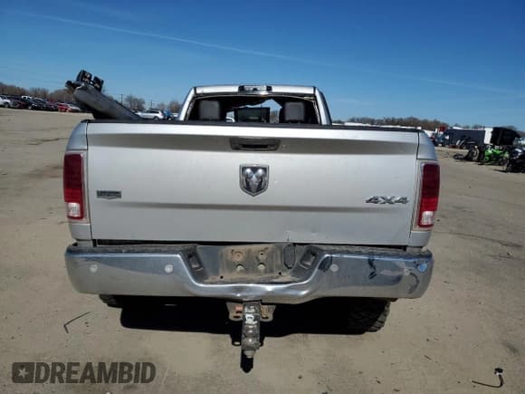 ✅ 2018 Ram 2500 Laramie • VIN: 3C6UR5KL4JG237719 • Лот: 50428365. Опубликован ранее на Copart с пробегом 118 447 миль. Бесплатный доступ к архиву аукционных продаж из США и подробный отчёт об истории автомобиля на DreamBid. Изображение 6.