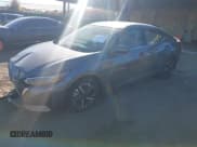 ✅ 2024 Nissan Sentra SV • VIN: 3N1AB8CV3RY359322 • Lot: 43536880. Wystawiony na IAAI z przebiegiem 19 250 mil. Bezpłatny archiwum sprzedaży aukcyjnych z USA i szczegółowy raport historii pojazdu na DreamBid. Zdjęcie 2.