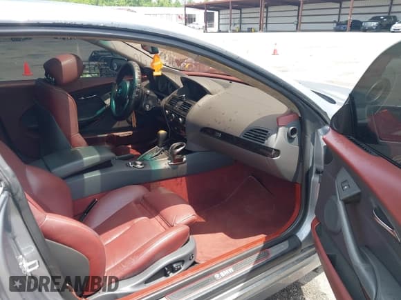✅ 2004 BMW 6 Series 645Ci • VIN: WBAEH73454B189970 • Lot: 42445215. Wystawiony na IAAI z przebiegiem 238 484 mil. Bezpłatny archiwum sprzedaży aukcyjnych z USA i szczegółowy raport historii pojazdu na DreamBid. Zdjęcie 5.