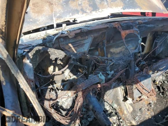 ✅ 1984 Ford F-150 • VIN: 1FTDF15H8EKA99862 • Лот: 69393914. Опубликован ранее на Copart с пробегом Не указан. Бесплатный доступ к архиву аукционных продаж из США и подробный отчёт об истории автомобиля на DreamBid. Изображение 9.