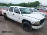 ✅ 2000 Dodge Dakota Sport • VIN: 1B7GL2AN0YS640611 • Лот: 42226346. Размещён на IAAI с пробегом Не указан миль. Получите бесплатный доступ к архиву аукционных продаж из США и посмотрите подробный отчёт об истории автомобиля на DreamBid. Изображение 1.