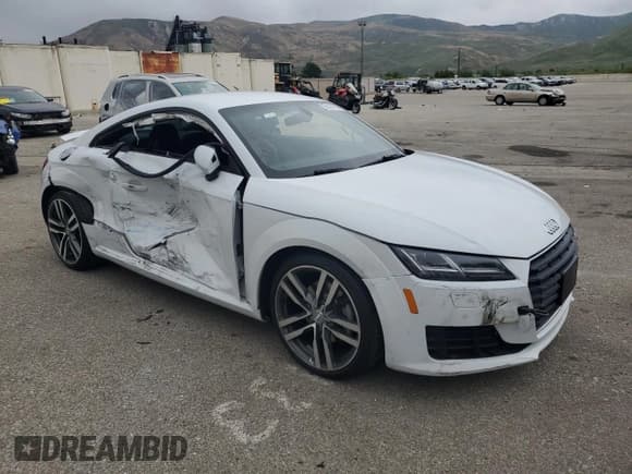 ✅ 2016 Audi TT 2.0T • VIN: TRUC5AFV0G1020718 • Лот: 56597493. Опубликован ранее на Copart с пробегом Не указан. Бесплатный доступ к архиву аукционных продаж из США и подробный отчёт об истории автомобиля на DreamBid. Изображение 4.