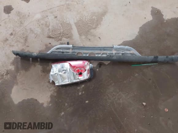 ✅ 2000 Chevrolet Silverado 1500 LS • VIN: 1GCEK14T9YZ313274 • Lot: 41251991. Listed on IAAI with 303,399 mi. Free auction sales archive from the USA and detailed vehicle history report at DreamBid. Image 12.