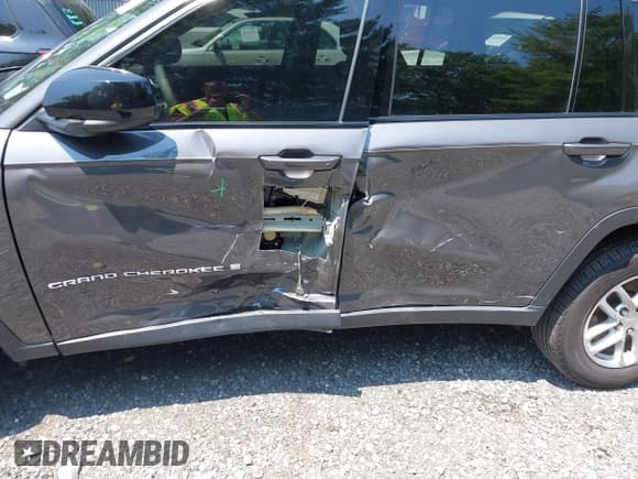 ✅ 2023 Jeep Grand Cherokee Laredo • VIN: 1C4RJKAG2P8842555 • Lot: 42861769. Listed on IAAI with 27,906 mi. Free auction sales archive from the USA and detailed vehicle history report at DreamBid. Image 6.