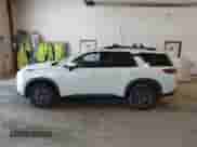 2022 Nissan Pathfinder SV z VIN 5N1DR3BD7NC234940, wystawiony jako IAAI lot #42806846 z przebiegiem 119 082 mil mil oraz . Historia ofert i sprzedaży dostępna na DreamBid. Obrazek 14.