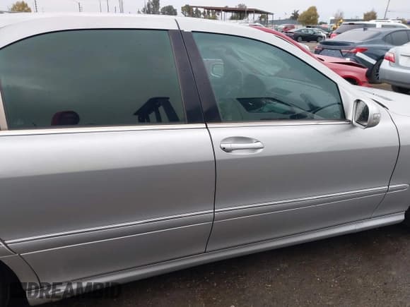 ✅ 2003 Mercedes-Benz S 500 • VIN: WDBNG75J93A352020 • Lot: 43629317. Listed on IAAI with 131,480 mi. Free auction sales archive from the USA and detailed vehicle history report at DreamBid. Image 17.