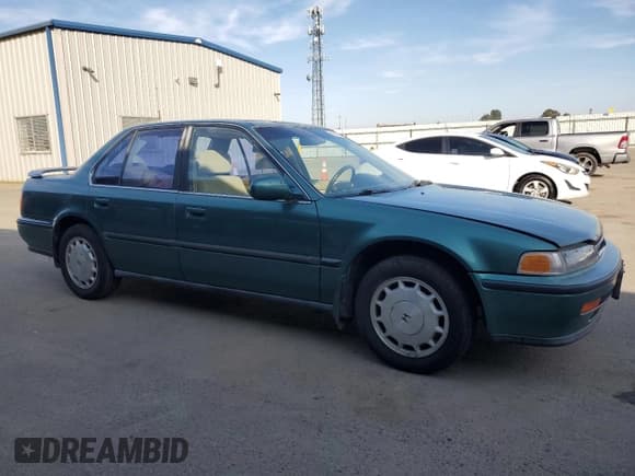 ✅ 1992 Honda Accord • VIN: 1HGCB7573NA197464 • Лот: 45957645. Опубликован ранее на Copart с пробегом 376 657 миль. Бесплатный доступ к архиву аукционных продаж из США и подробный отчёт об истории автомобиля на DreamBid. Изображение 4.