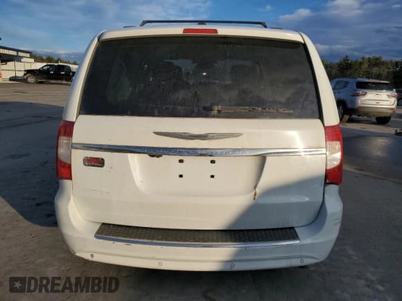 ✅ 2015 Chrysler Town & Country Touring • VIN: 2C4RC1CG1FR506545 • Lot: 80176664. Listed on Copart with 150,711 mi. Free auction sales archive from the USA and detailed vehicle history report at DreamBid. Image 6.