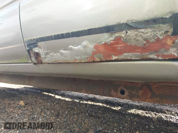 ✅ 2000 GMC Sonoma SLS • VIN: 1GTDT19W6Y8197873 • Lot: 42195920. Wystawiony na IAAI z przebiegiem 118 061 mil. Bezpłatny archiwum sprzedaży aukcyjnych z USA i szczegółowy raport historii pojazdu na DreamBid. Zdjęcie 16.