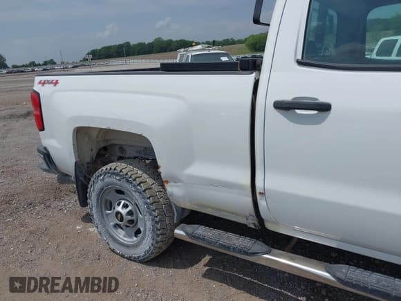 ✅ 2017 Chevrolet Silverado 2500HD Work Truck • VIN: 1GC1KUEY0HF217335 • Lot: 42310735. Listed on IAAI with 107,781 mi. Free auction sales archive from the USA and detailed vehicle history report at DreamBid. Image 19.